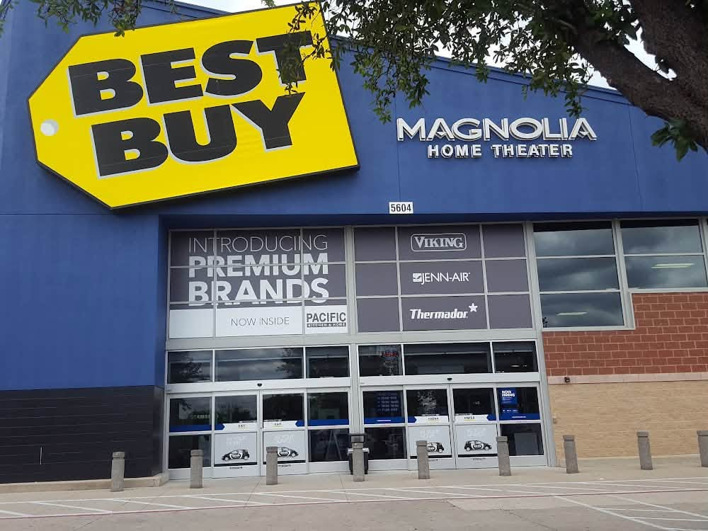 Big-box retail facade redesigned by First Hand Contracting
